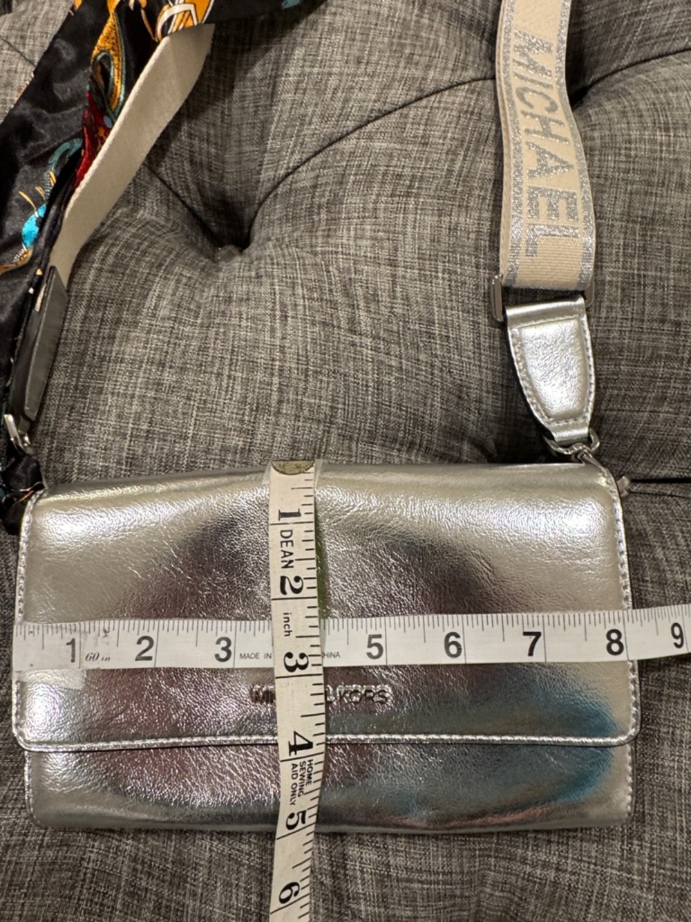 Michael Kors Jet Set Silver Metallic Leather Glitter Logo Strap Crossbody - Picture 17 of 17